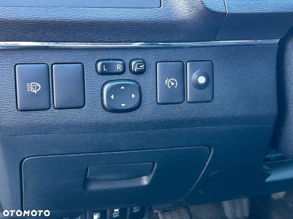 Toyota Avensis 2.0 D-4D Premium - 14