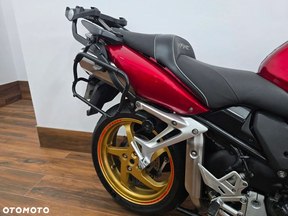 Honda VFR - 21