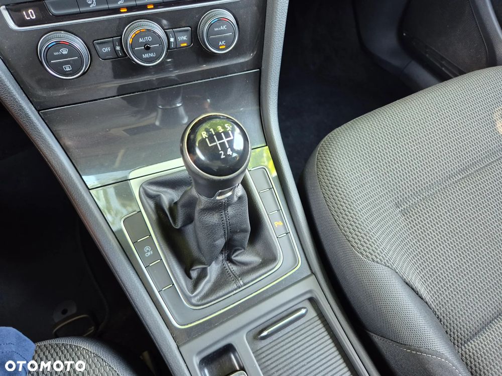 Volkswagen Golf 1.6 TDI SCR Trendline - 19