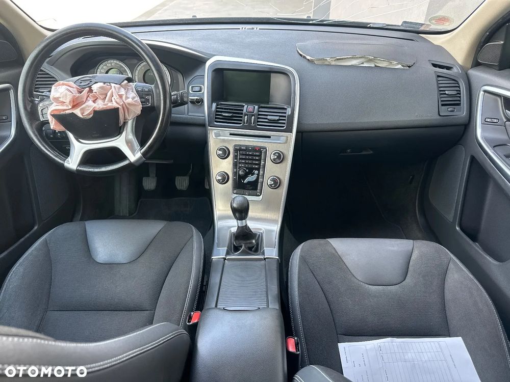 Volvo XC 60 D4 Momentum - 16