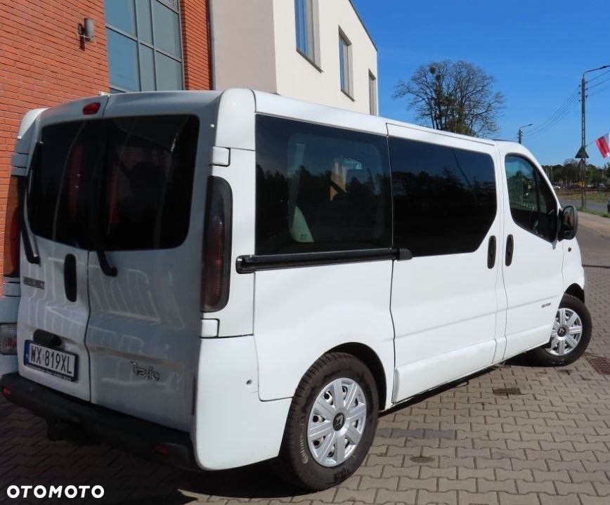 Renault Trafic Passenger - 6