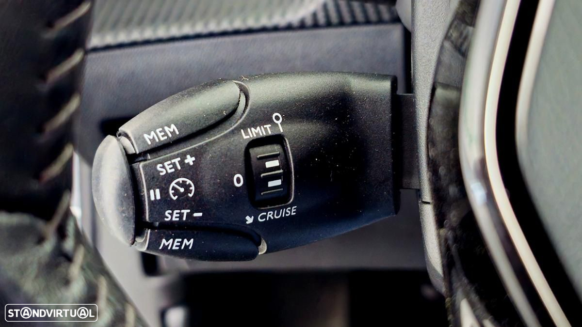 Peugeot e-2008 Allure - 20