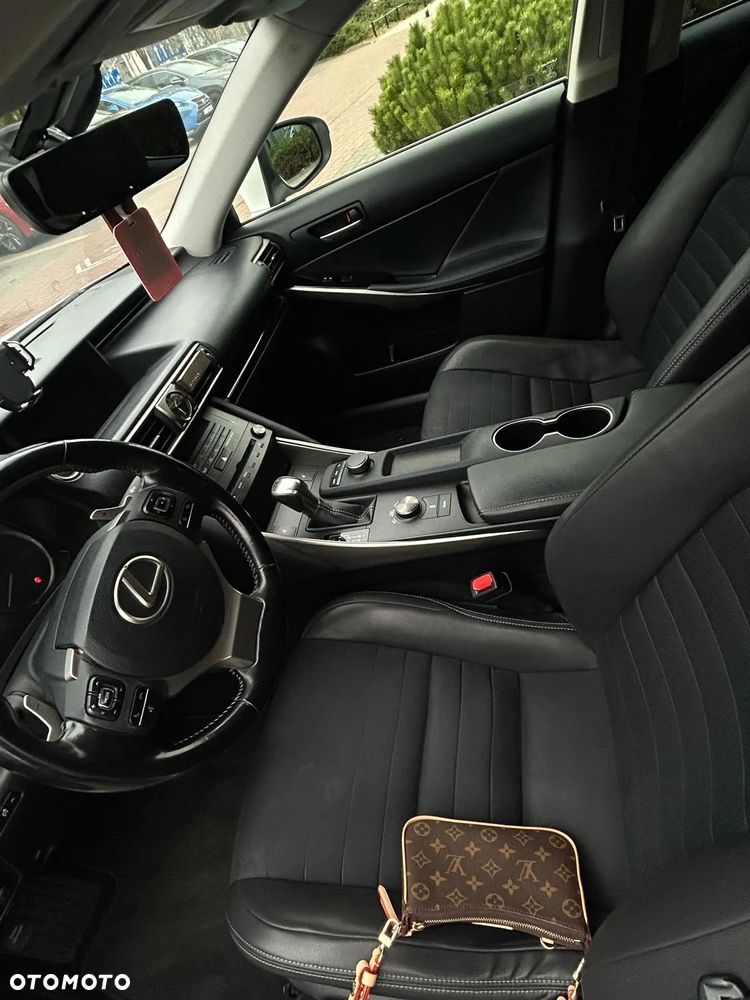 Lexus IS 200t / 300 Elegance - 6