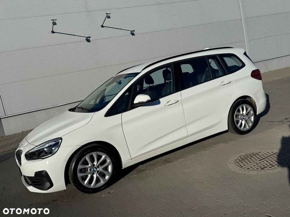 BMW Seria 2 218d - 6