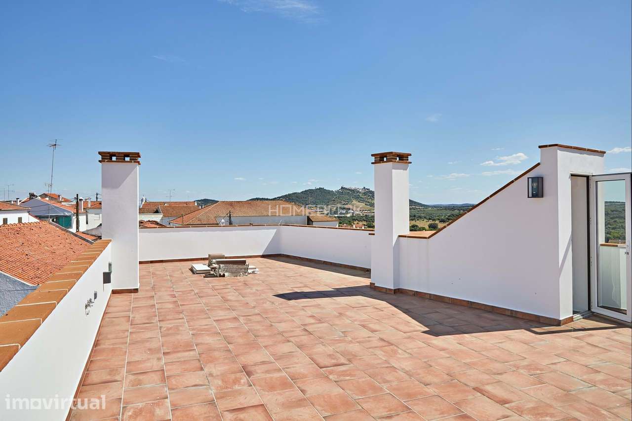 Apartamento T2 Novo a Estrear com Terraço Panorâmico | Outeiro, Monsar - Grande imagem: 2/25