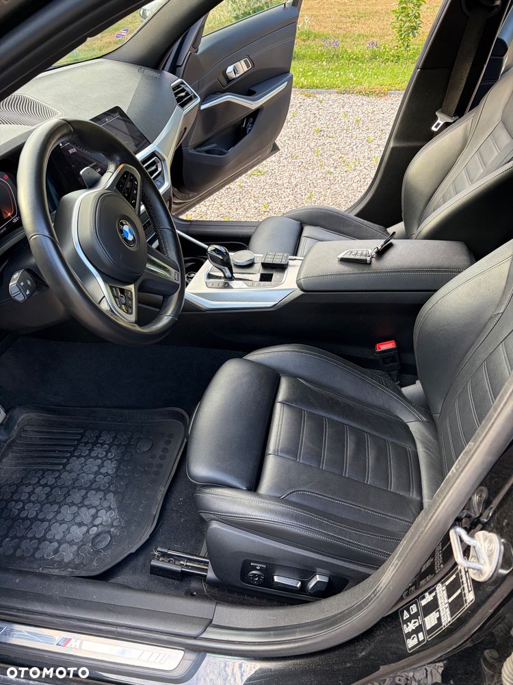BMW Seria 3 320d xDrive M Sport Shadow - 14
