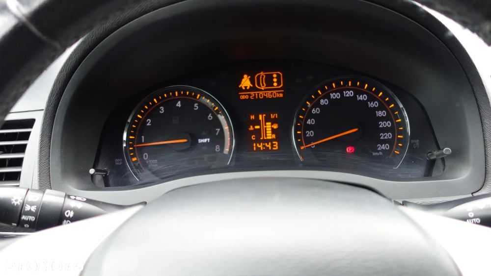 Toyota Avensis 1.8 Sol - 20