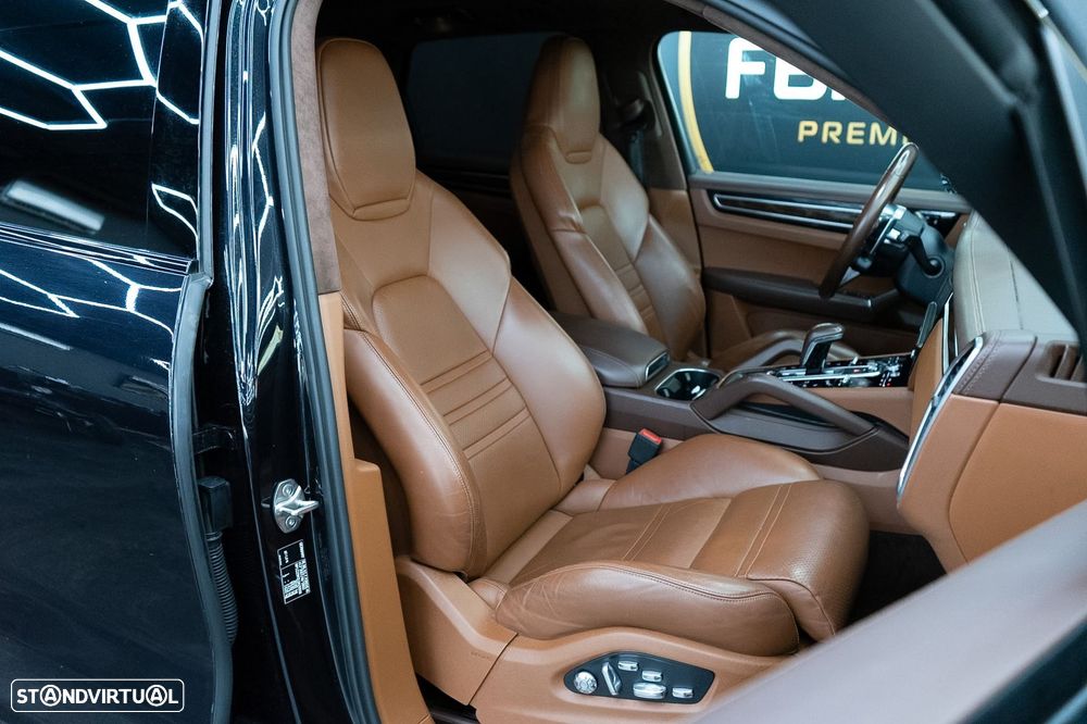 Porsche Cayenne Coupé E-Hybrid - 7