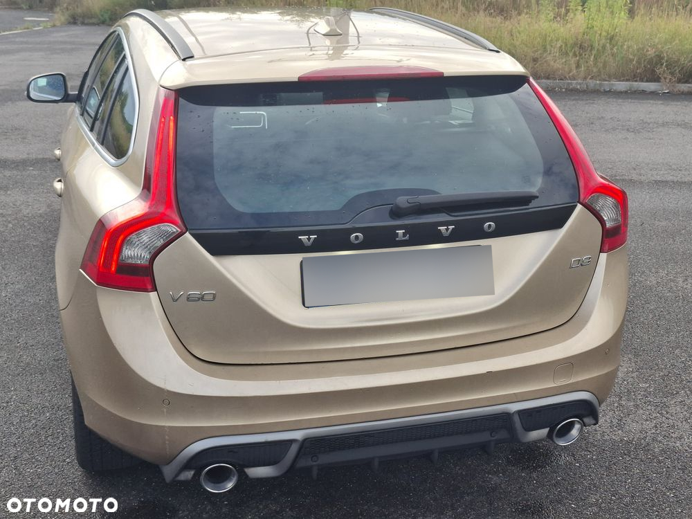 Volvo V60 D3 R-Design - 10