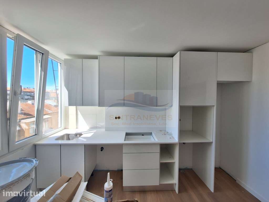 T2 em remodelação total, edifício e fracções como novos. - Grande imagem: 5/11