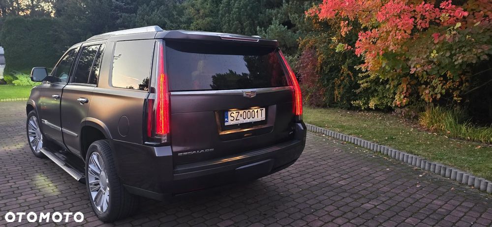 Cadillac Escalade - 12
