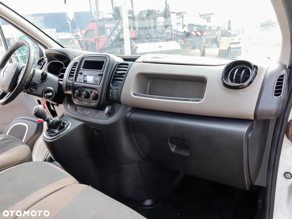 Renault Trafic - 18