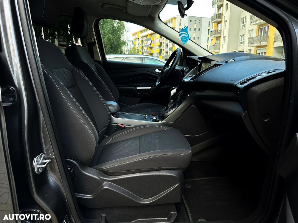 Ford Kuga 2.0 TDCi 4x4 Aut. Business Edition - 25