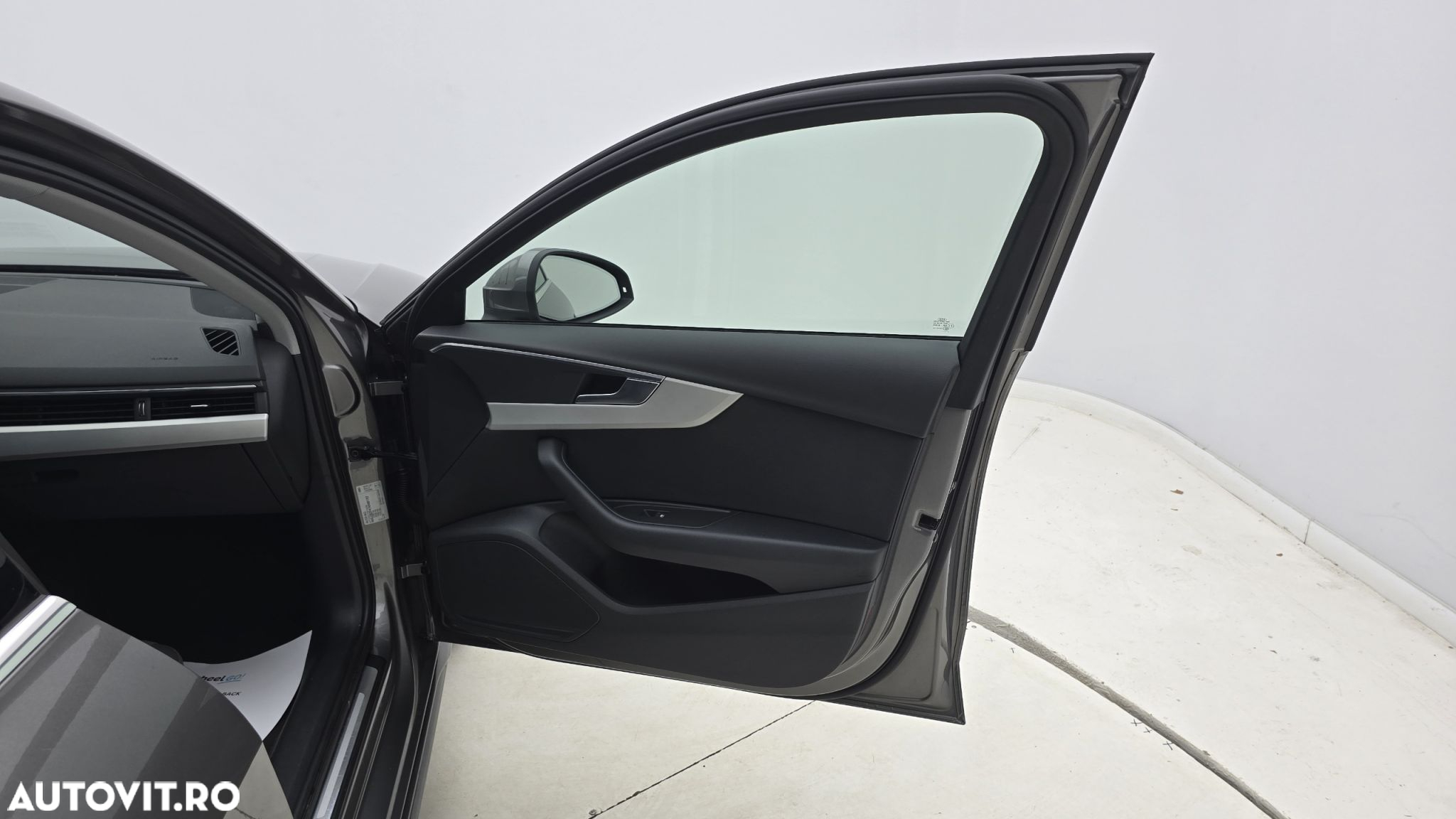 Audi A4 30 TDI S tronic MHEV Basic - 18