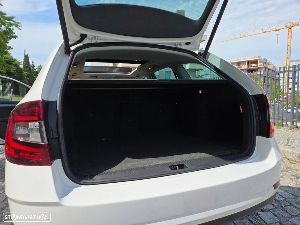 Skoda Octavia Break 2.0 TDI Elegance DSG - 6