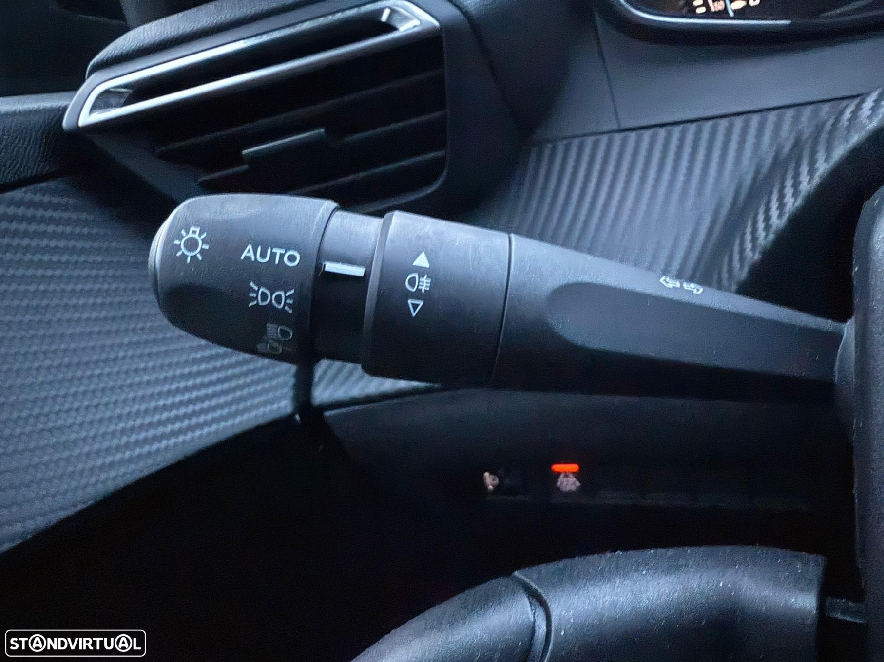 Peugeot 208 PureTech 75 Allure - 10