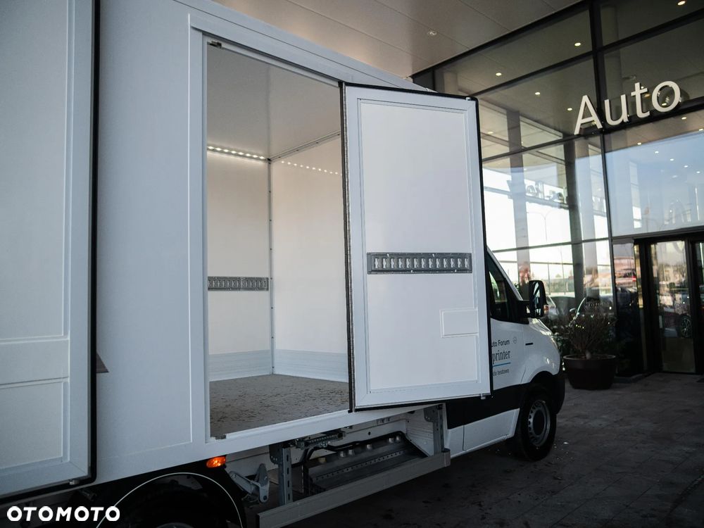 Mercedes-Benz eSprinter - 14