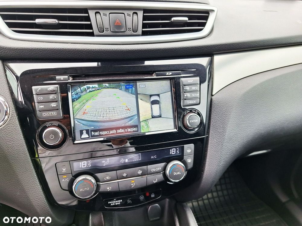 Nissan Qashqai 1.6 DIG-T N-Connecta - 17