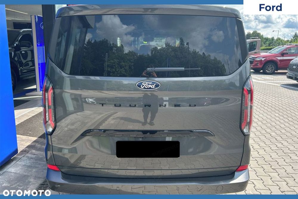 Ford Tourneo Custom - 4