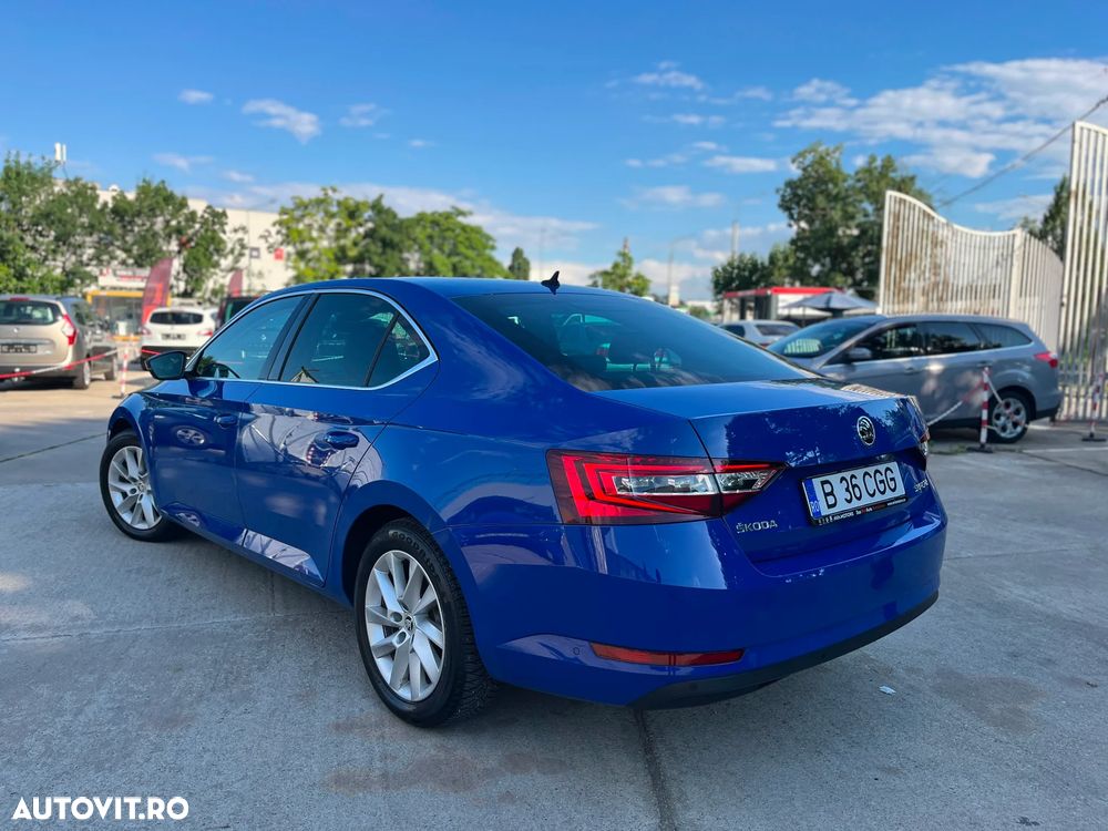 Skoda Superb 2.0 TDI DSG Style - 3