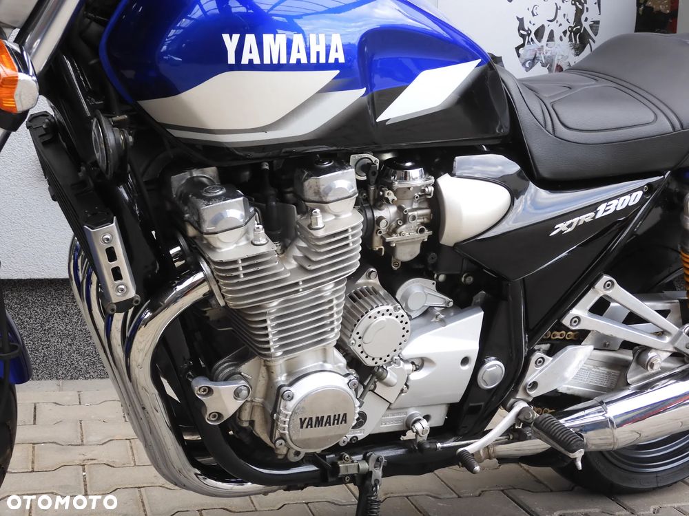 Yamaha XJR - 22
