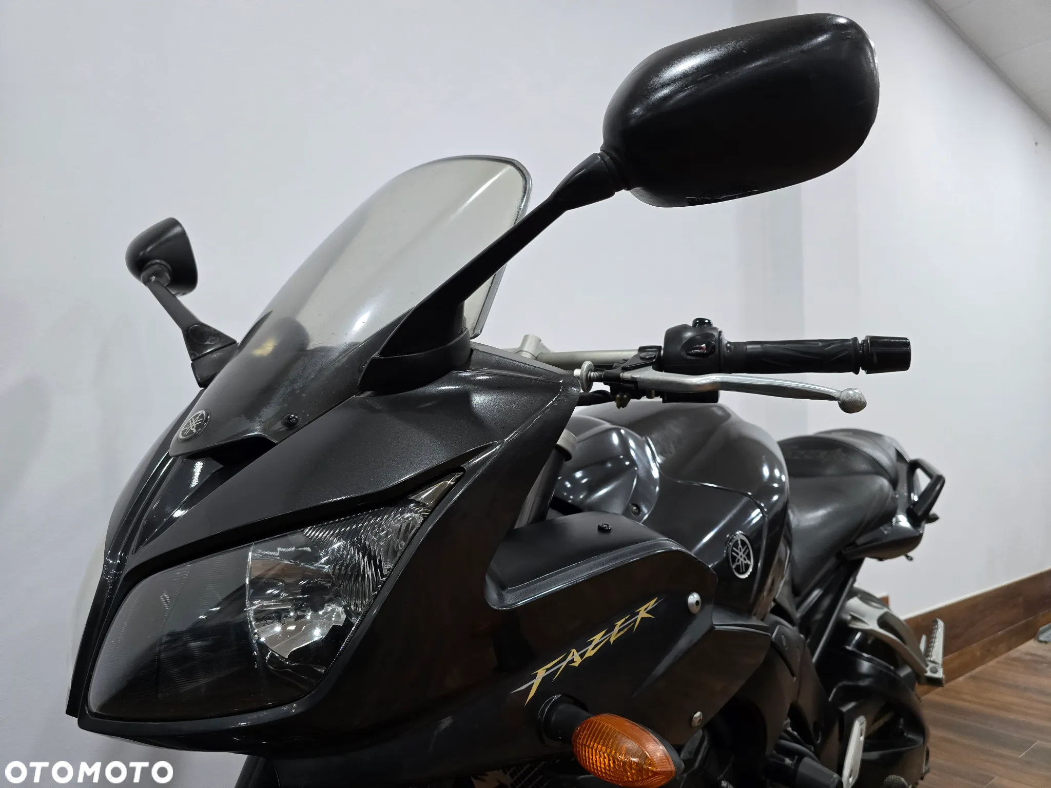Yamaha FZ - 18