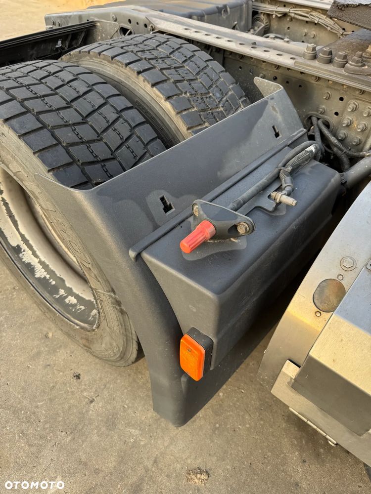 Błotnik Kompletny Tylny Prawy Mocowanie Iveco S-WAY HI-WAY - 1