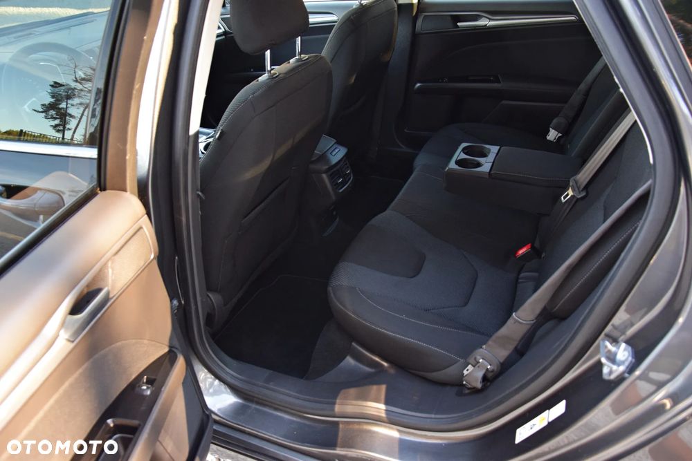 Ford Mondeo - 33