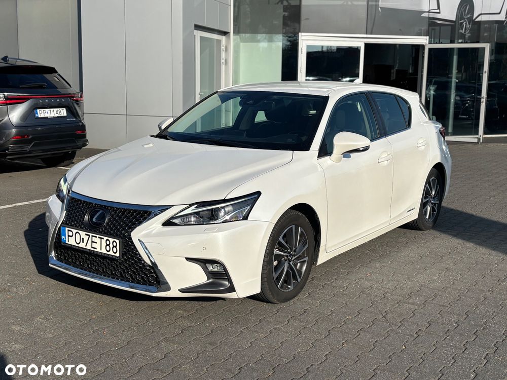 Lexus CT - 3