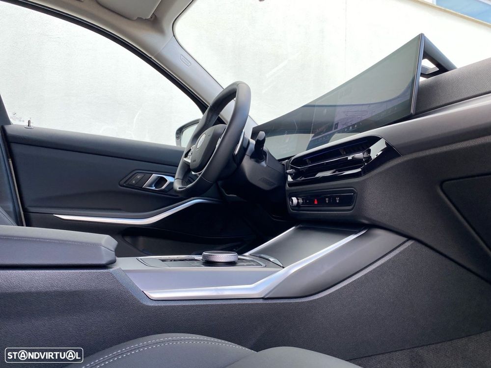 BMW 320 d Touring Auto - 14