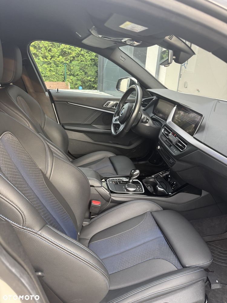 BMW Seria 2 218d M Sport - 13