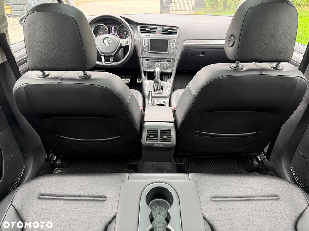 Volkswagen Golf - 18