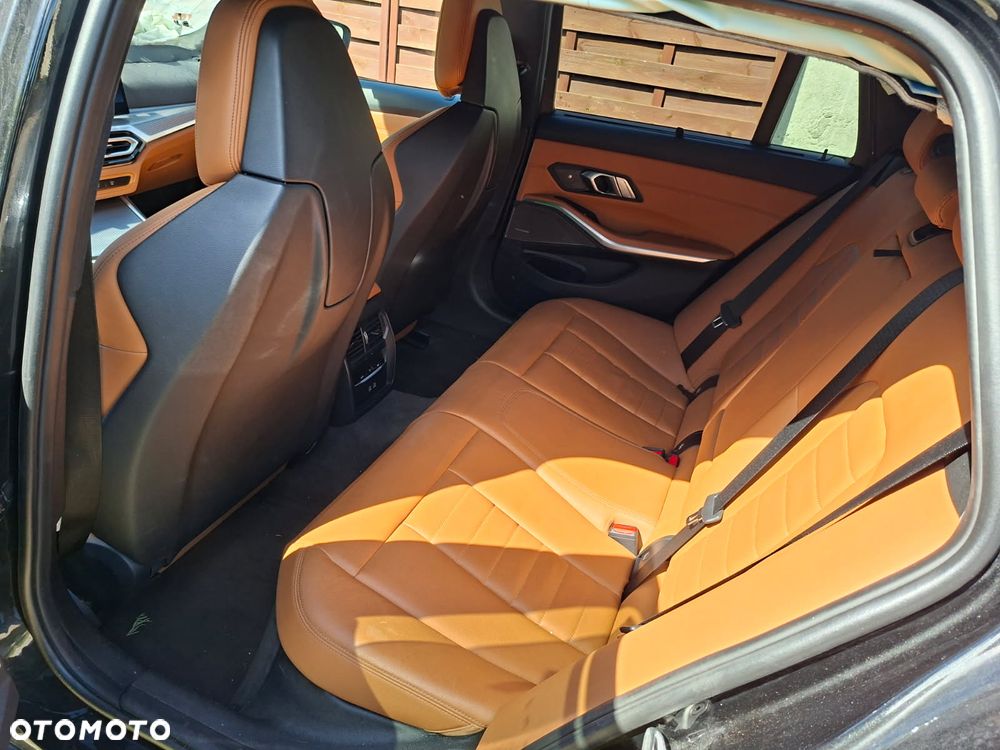 BMW Seria 3 330e PHEV M Sport sport - 11