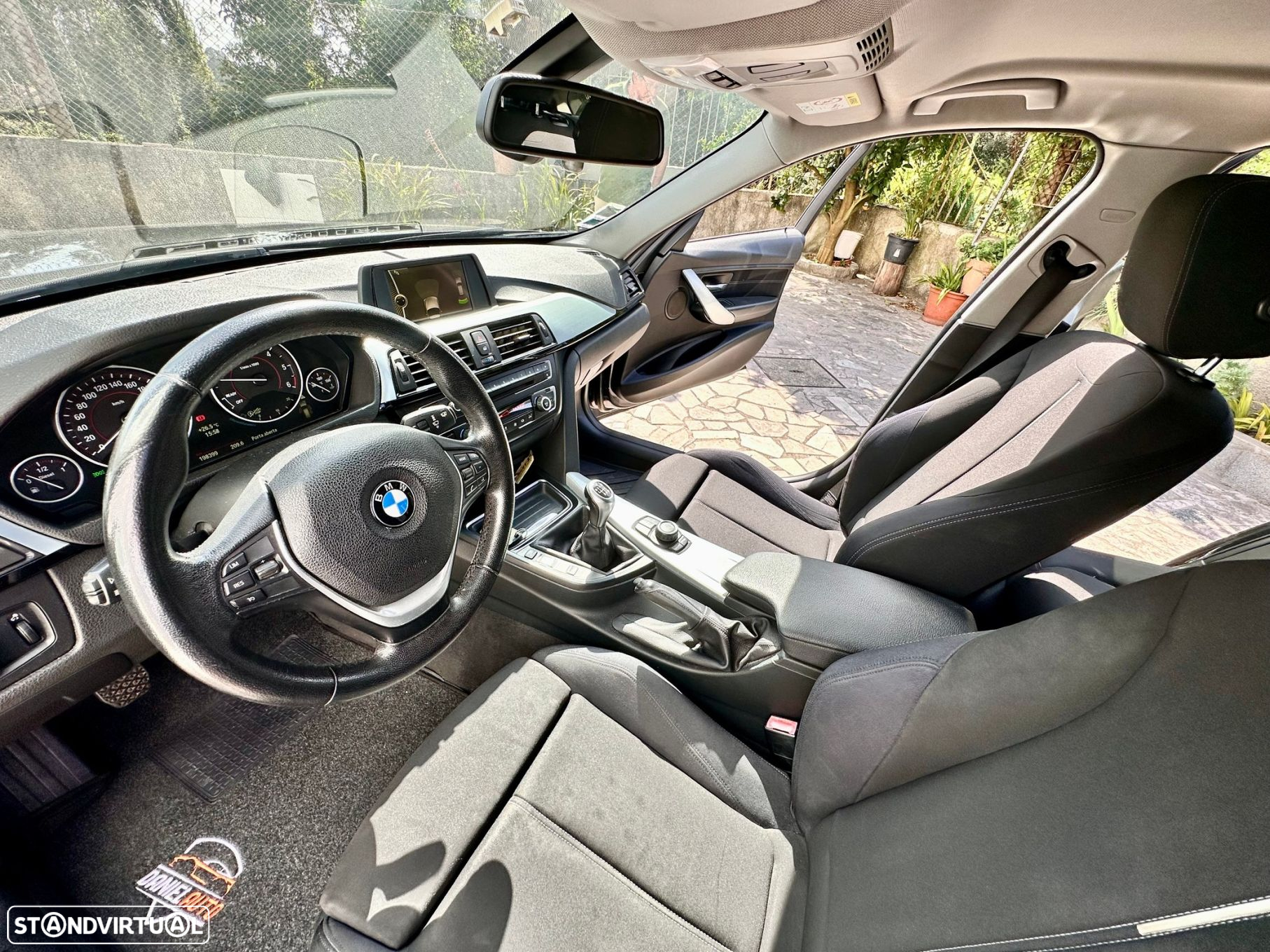 BMW 318 d Touring Line Sport - 34