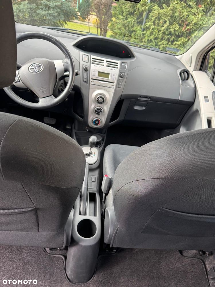 Toyota Yaris - 5