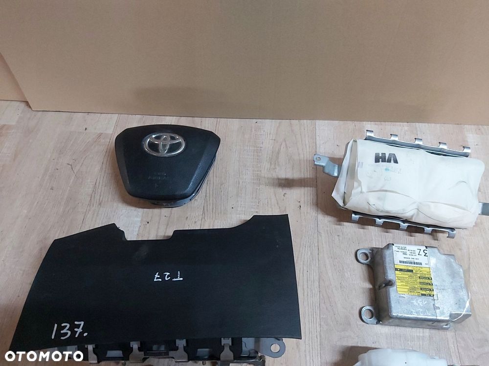Toyota AVENSIS T27 I Lift air bag poduszka deska kierowcy pas przód - 2