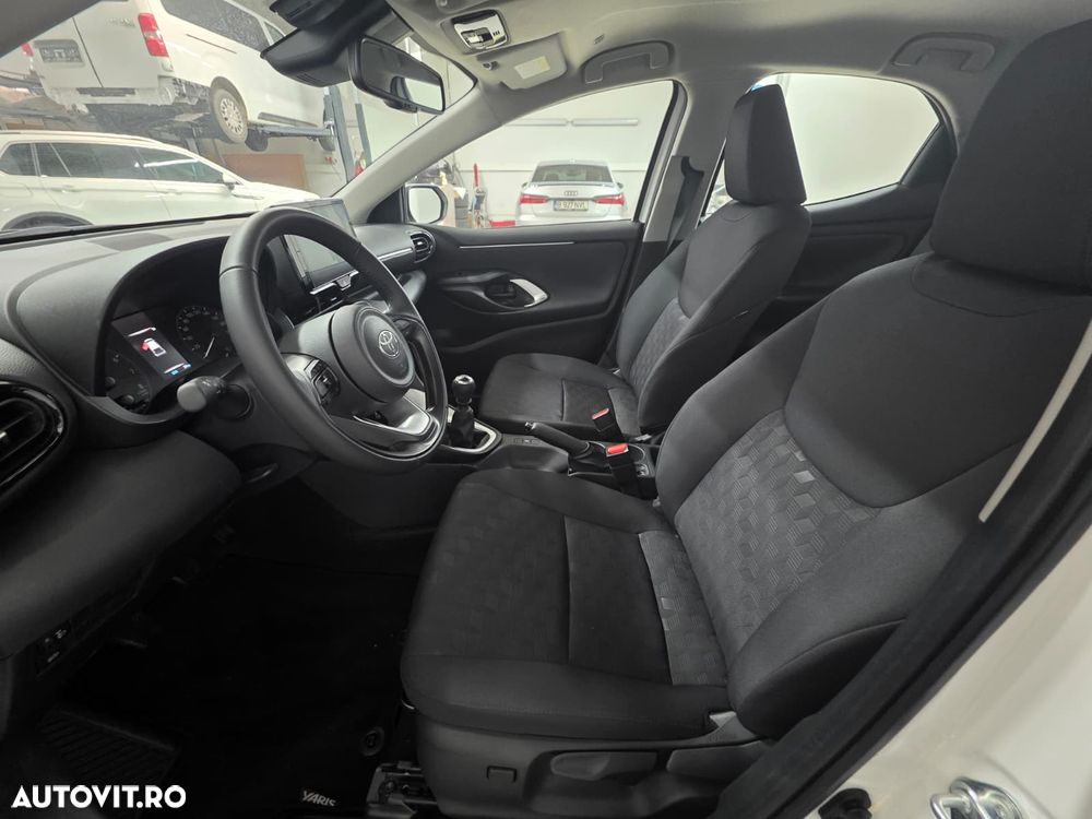 Toyota Yaris 1.5 L Dynamic - 11