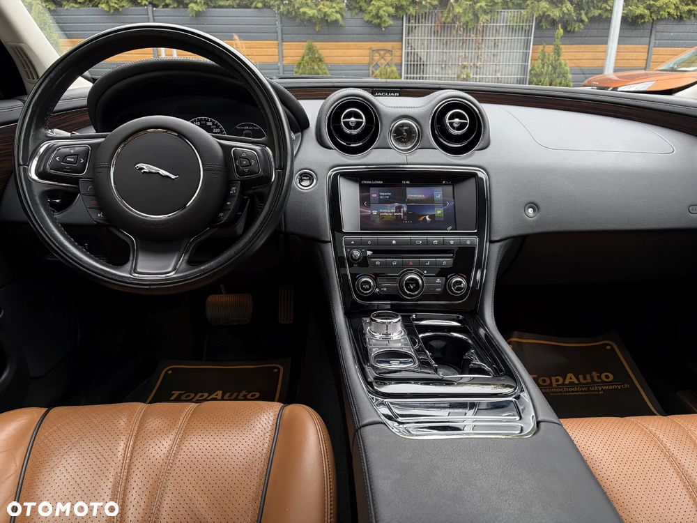 Jaguar XJ 3.0 D V6 Premium Luxury - 38
