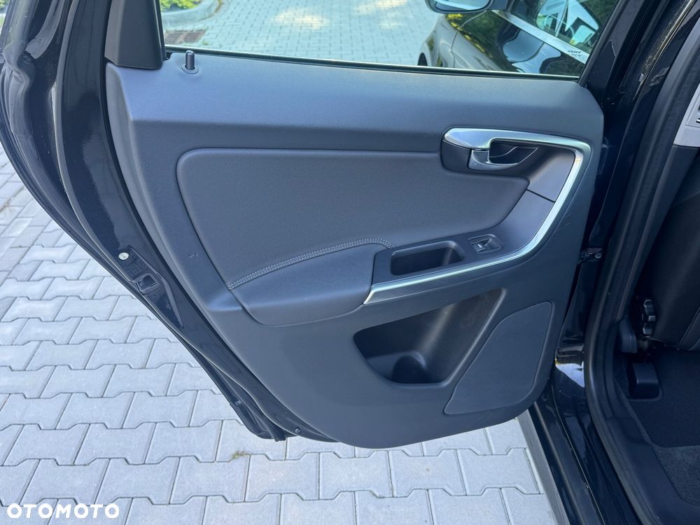 Volvo XC 60 D3 Edition Pro - 19