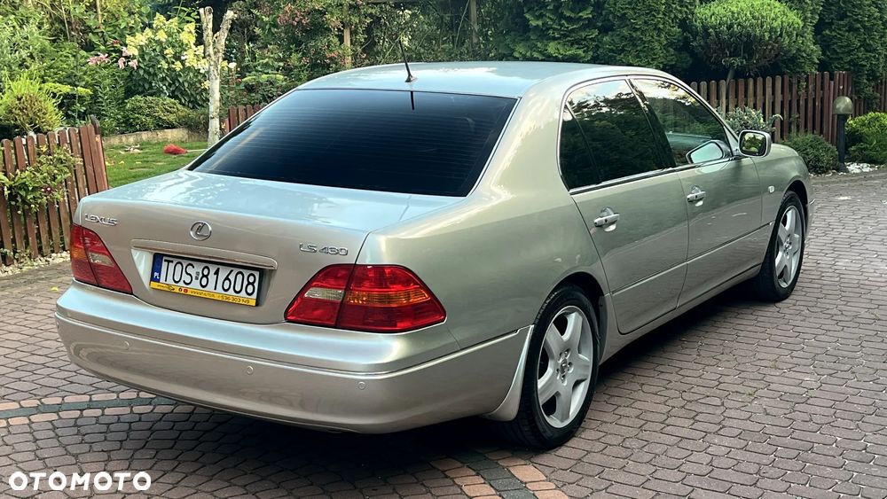 Lexus LS - 4