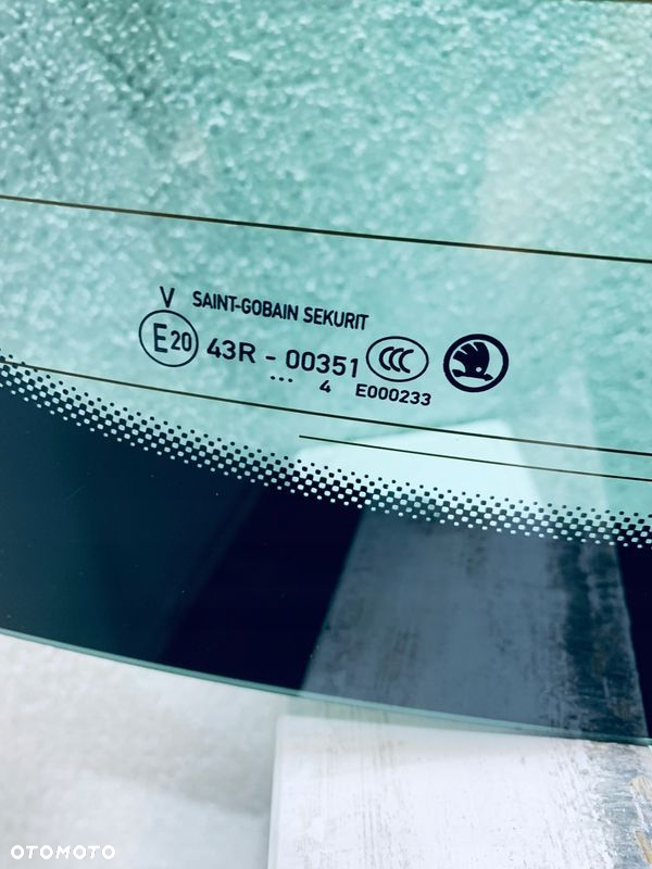Szyba tylna SKODA SUPERB HBK 2015- CIEMNOZIELONA+ORYGINAŁ - 3