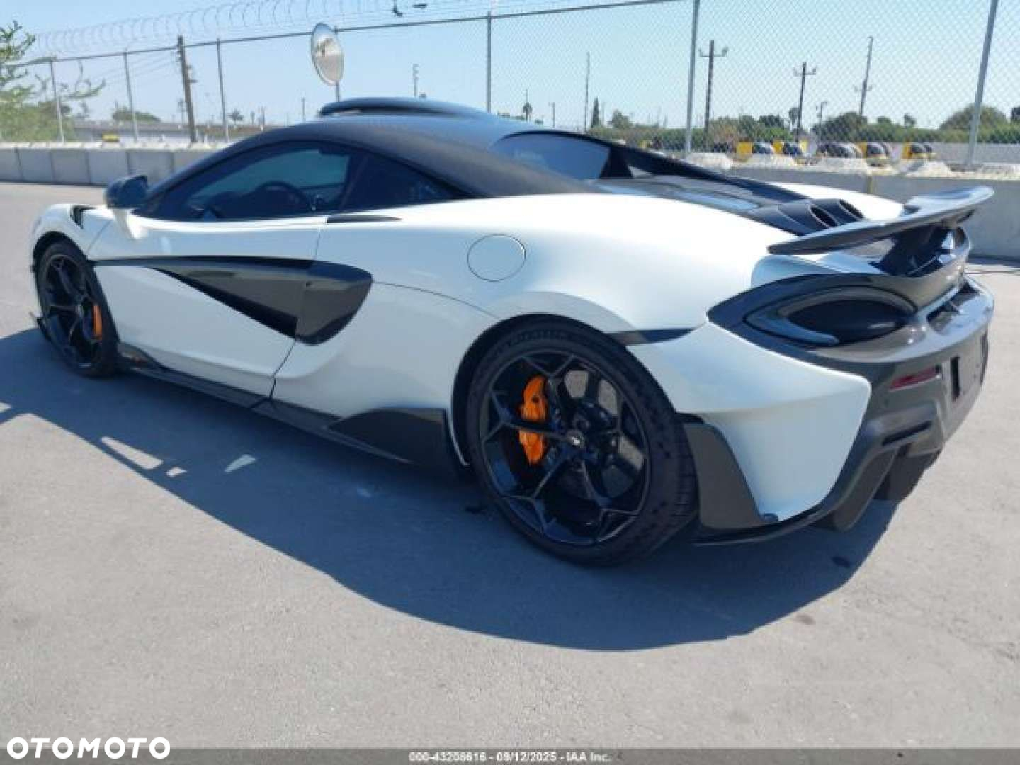 McLaren 600LT Coupe - 4