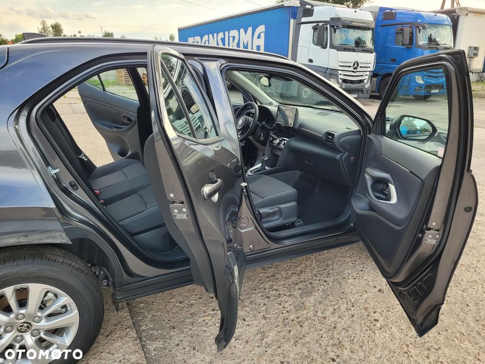 Toyota Yaris - 22