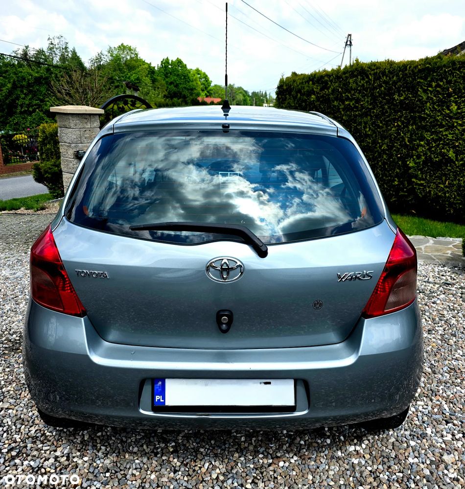 Toyota Yaris 1.0 Terra A/C - 24