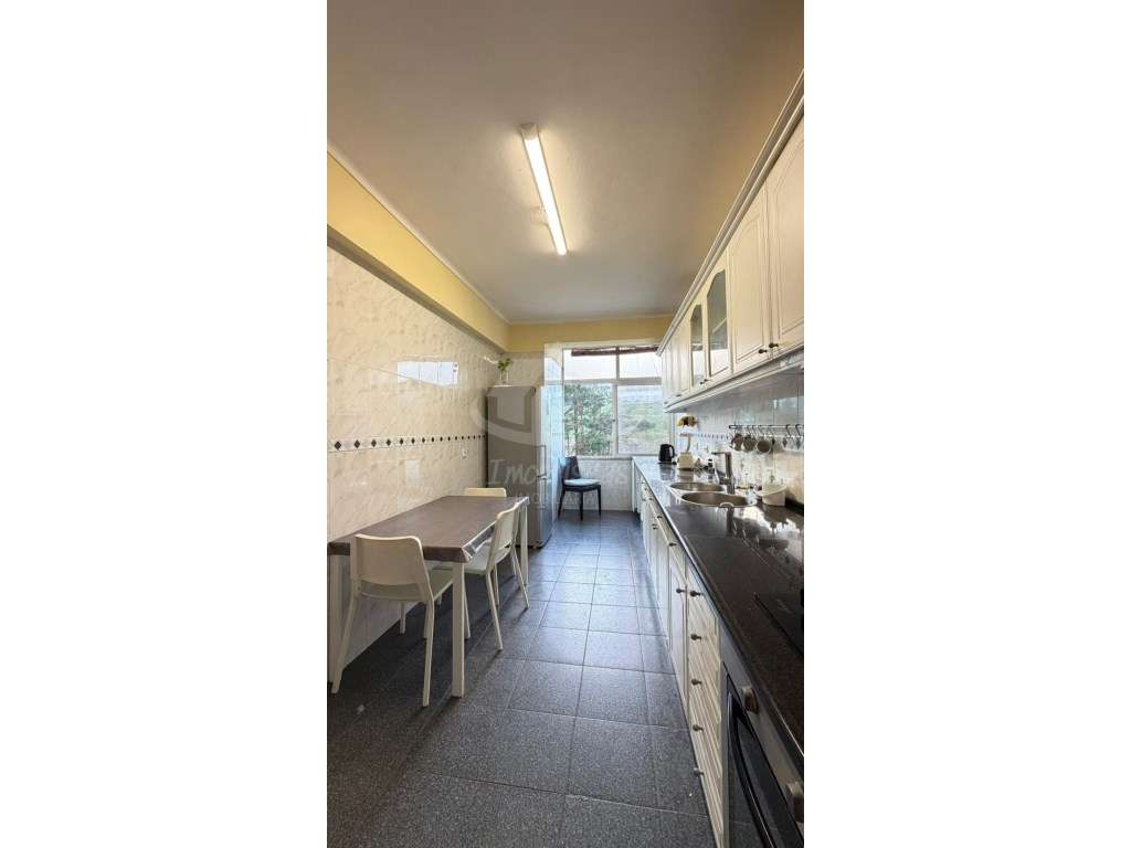 Apartamento T4 com Excelente Luminosidade em Queluz - Grande imagem: 4/34