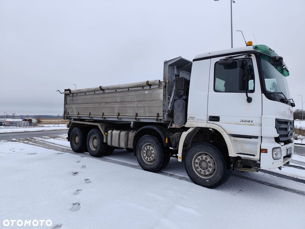 Mercedes-Benz Actros - 3