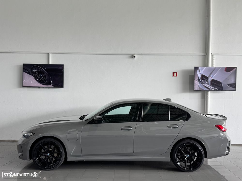 BMW 330 e Pack M Auto - 9