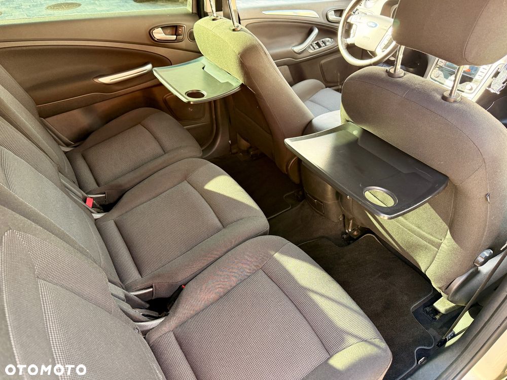 Ford S-Max - 12
