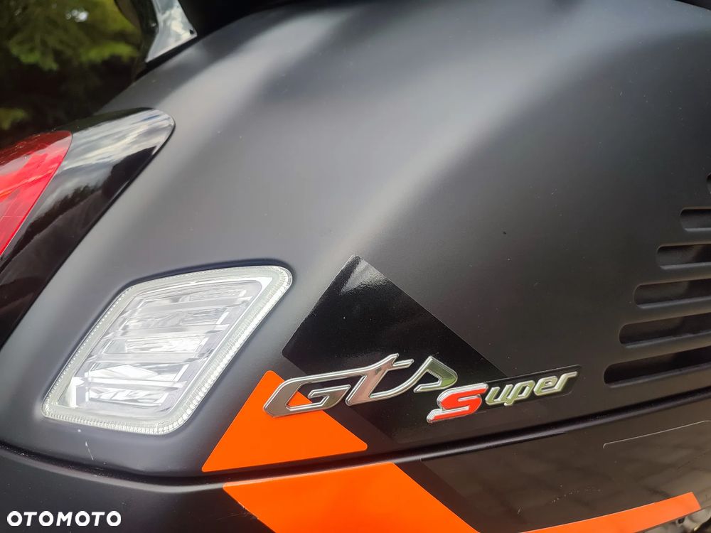 Vespa GTS - 8