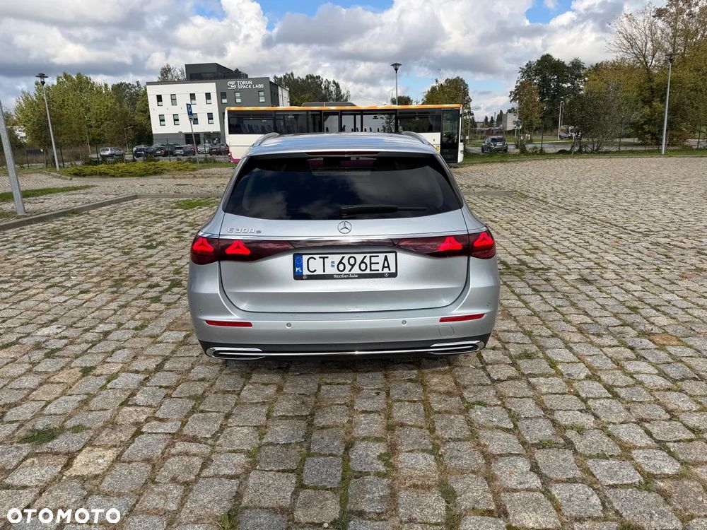Mercedes-Benz Klasa E 300 Exclusive - 6